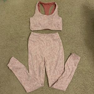 Gymshark fleur texture leggings and top set.